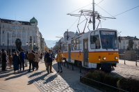 Трамвай "Памет" премина край софийски сгради, свързани с годишнината от Народния съд