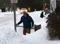 Тежка зима в САЩ: Десетки жертви и стотици отменени полети