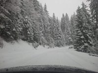 Зима в Родопите: Обилният снеговалеж усложни пътната обстановка в Смолянска област