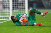 Вратарят Майк Менян остава в Милан до 2031 година