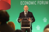 Румен Радев: България трябва да изчисти негативите от прибързаното влизане в еврозоната