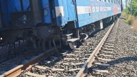 Train Derails After Hitting Fallen Rocks on Line Between Kyustendil and Sofia
