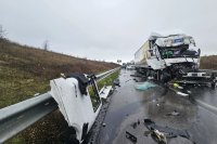 Разпитват свидетели на тежката катастрофа на магистрала "Марица"