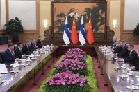 Сближаване с Китай - финландският и британският премиер в Пекин