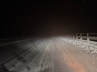 В снежен капан: Закъсали тирове на Подбалканския път София &ndash; Бургас