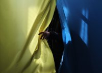 Войната в Украйна: Президентските избори и референдум през пролетта?