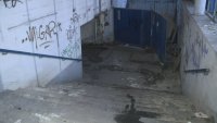 Опасен подлез при жп гара "Искър" - разбит и без електричество