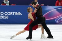 Минерва Хазе и Никита Володин водят след кратката програма при спортните двойки по фигурно пързаляне
