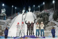 Злато за Австрия в супер отборното състезание по ски скокове