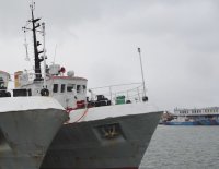 Продължава издирването на тримата рибари, доброволци се включват по брега