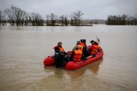 Безпрецедентни валежи: 37 дни вали във Франция