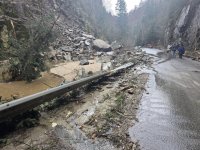 Продължава разчистването на пътя Велинград &ndash; Сърница