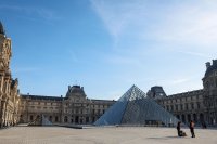 След оставката в Лувъра: Директорът на двореца Версай поема управлението на музея