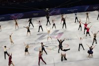 Най-изявените състезатели по фигурно пързаляне впечатлиха публиката на олимпийската галавечер