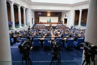 Депутатите изслушват служебния вътрешен министър Емил Дечев по случая "Петрохан"