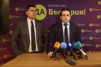 "Да, България": Изненадващата проверка на прокуратурата срещу Емил Дечев издава притеснението на особено изнервения Делян Пеевски