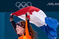 Антоанет Райпма-де Йонг затвърди нидерландската доминация в бързото пързаляне с кънки на 1500 м