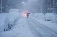 Силна снежна буря връхлетя източното крайбрежие на САЩ