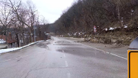 Road Section between Veliko Tarnovo and Gorna Oryahovitsa Closed After Rockfall From Trapezitsa Fortress