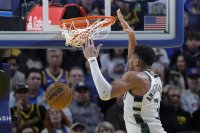 Янис Антетокумпо се завърна с "дабъл дабъл", но Милуоки Бъкс загуби у дома от Бостън Селтикс