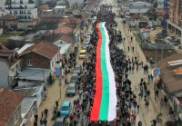 Столичният район "Надежда" отбеляза 3 март със 100-метров трикольор (СНИМКИ)