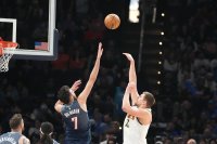 Оклахома оцеля в дуела с Денвър