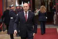 Румен Радев се регистрира за изборите в коалиция "Прогресивна България" (СНИМКИ)