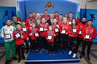 Министър Димитър Илиев награди с почетни плакети българските медалисти от европейското първенство по ММА в Белград