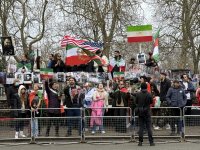 Протест пред иранското посолство в Лондон