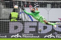 Кауа Сантос извън редиците на Айнтрахт за няколко седмици