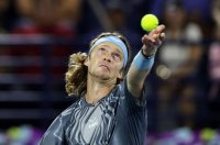 Медведев и Рубльов все още са блокирани в Дубай и ще пропуснат демонстративния турнир преди Мастърса в Индиън Уелс