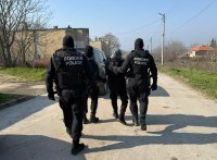 Трима души са обвинени за трафик на мигрантни