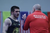 Една победа и четири загуби за българите в първия ден на Европейското по борба до 23 години