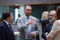 Външните министри от ЕС обсъждат как да остане отворен Ормузкия проток