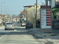 Fuel Tourism: Romanians and Greeks Fill Up with Cheaper Petrol and Diesel in Bulgaria