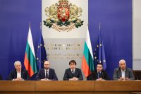 МС ще осигури 5% увеличение на заплатите в пощите, БДЖ, НКЖИ и градския транспорт в общините