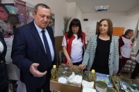 Социалният министър даде старт на кампанията за раздаване на хранителни продукти на хора от уязвимите групи