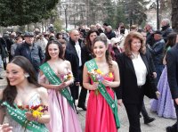 Президентът Йотова: Наш дълг е да завещаем на младите хора на България мир и възможност да развиват талантите си