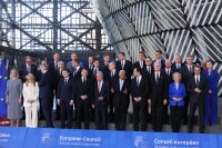 След среща на върха на ЕС: Лидерите с мерки, които да ограничат шока от по-скъпите горива