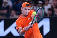 Якуб Меншик продължава защитата на титлата си в Маями