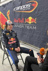 Очаквайте Светослав Дяков, Никола Цолов и Владимир Зографски в "Арена спорт"