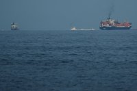 Ефектът на доминото: Какво още преминава през Ормузкия пролив?