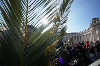 Католиците по света празнуват Палмова неделя