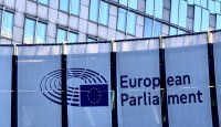 Европарламентът одобри три предпазни клаузи за търговското споразумение със САЩ