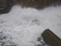 Язовир &bdquo;Александър Стамболийски&ldquo; прелива, няма нанесени щети