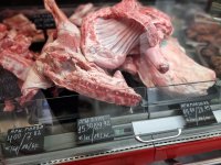 Инспектори откриха нарушения при агнешко месо преди Великден в Ямбол