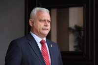 Градският прокурор на София Емилия Русинова е споделяла два автомобила с Петьо Еврото, съобщи вътрешният министър