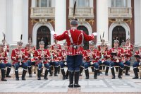 Гвардейският духов оркестър с концерт пред Народния театър (СНИМКИ)