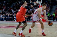 Везенков и Олимпиакос ликуват срещу Апоел в София (ВИДЕО)