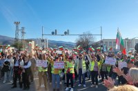 Протест затвори временно Околовръстното шосе на Пловдив